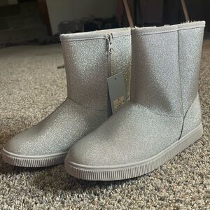 NWT Cat & Jack Girls Shearling Ankle Boots - Size 5